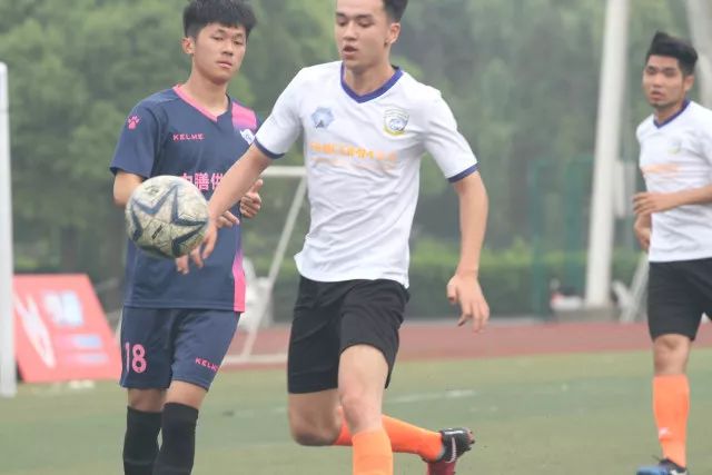塔图姆34+10绿军险胜雄鹿3连胜 76人力克魔术